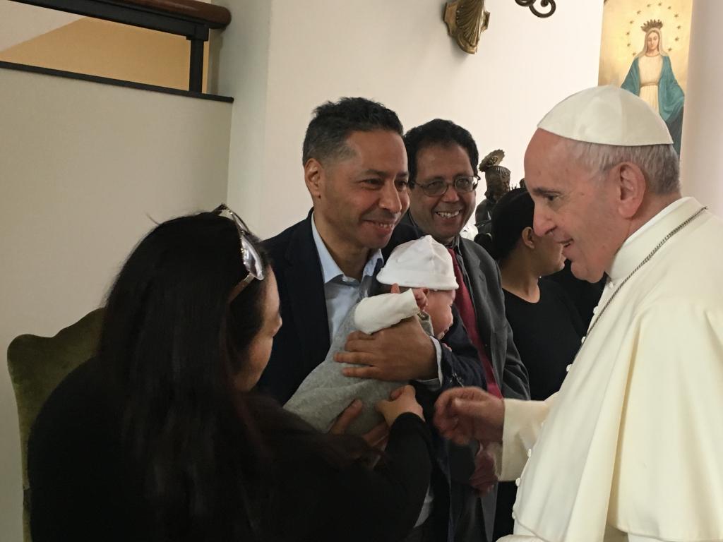 Papa Francesco, prima di partire per il Marocco incontra alcuni migranti marocchini insieme alla Comunità di Sant'Egidio